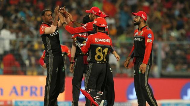 Samuel Badree got rid of Robin Uthappa while Stuart Binny got the crucial wicket of Narine for 34. (BCCI)