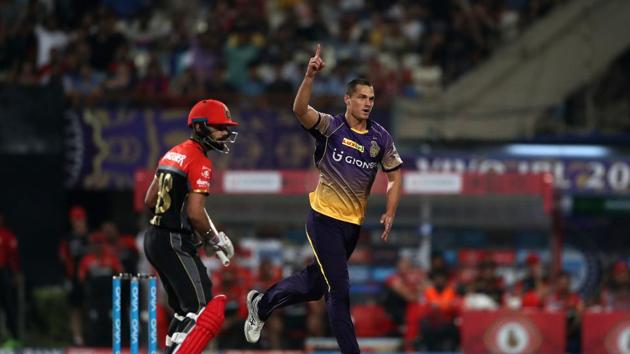 Nathan Coulter-Nile got Virat Kohli out for a golden duck while AB de Villiers fell for 8 as RCB struggled. (BCCI)