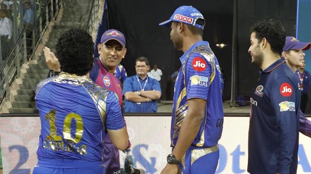 Sachin Tendulkar shares a light moment with Rohit Sharma and MS Dhoni ahead of the clash between Mumbai Indians and Rising Pune Supergiant. (BCCI)