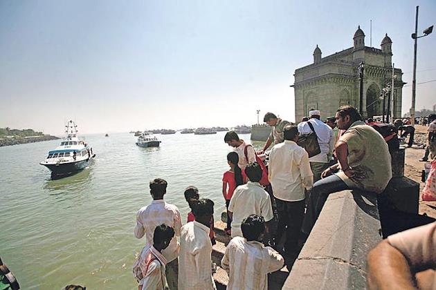 At present, tourists can access the island by ferries from Gateway of India.(HT file photo)