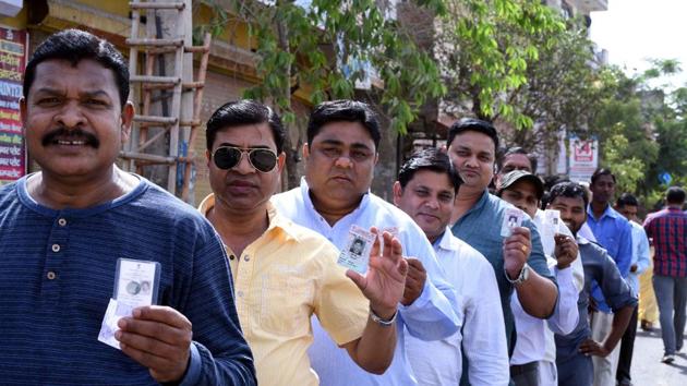 People queue up to vote in Burari on April 23, 2017.(Arun Sharma/HT PHOTO)
