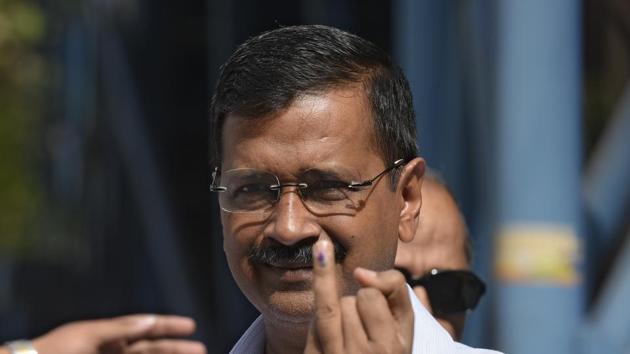 Delhi chief minister Arvind Kejriwal showing his ink-marked finger after casting his vote for Delhi MCD elections at Rajpura Road polling booth in North Delhi in New Delhi, India, April 23, 2017 (Ravi Choudhary/HT PHOTO) Delhi chief minister Arvind Kejriwal showing his ink-marked finger after casting his vote for Delhi MCD elections at Rajpura Road polling booth in North Delhi in New Delhi, India, April 23, 2017 (Ravi Choudhary/HT PHOTO)