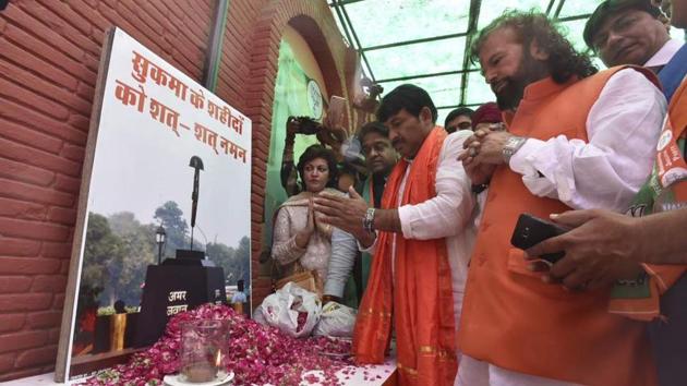 Delhi BJP priesdent Manoj Tiwari pays tribute to CERPF Jawans who lost their life in Sukma. The BJP won 25 wards, AAP four and Congress three wards till 12.19pm. Voting for 270 of the total 272 wards of the three municipal corporations saw around 54% voting on Sunday. (Raj K Raj/HT Photo)