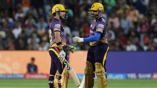 Kolkata Knight Riders captain Gautam Gambhir and teammate Robin Uthappa during their IPL 2017 match against Rising Pune Supergiant at the MCA Stadium in Pune.(BCCI)