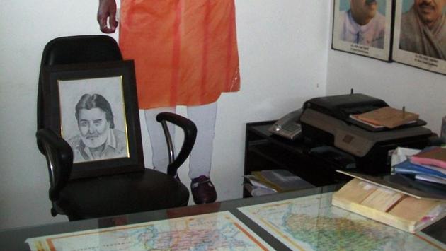 Vinod Khanna’s office at his Gurdaspur residence.(HT Photo)