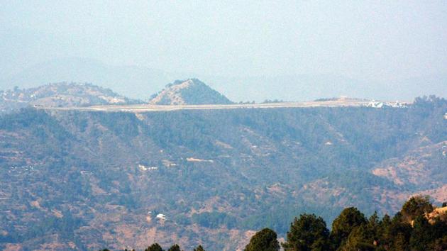 Built as a single runway, Jabbarhatti airport near Shimla looks stunning from a distance. (HT Photo)