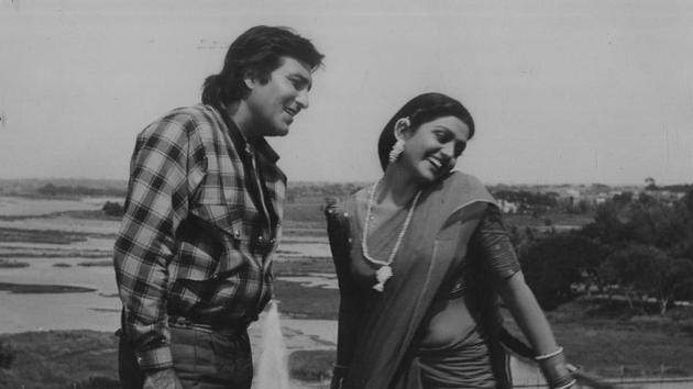 Vinod Khanna with Bhanupriya in Suryaa in 1989. (HT Photo) Vinod Khanna with Bhanupriya in Suryaa in 1989. (HT Photo)