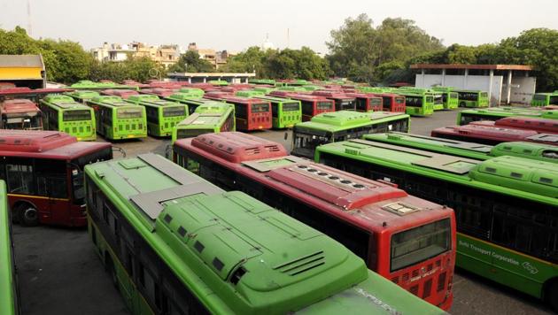 An internal audit of expenditures of the transport department till January this year shows that the state fund of Rs 90 crore for the project was revised to Rs 1 crore in January for the 2016-17 fiscal.(HT FILE) An internal audit of expenditures of the transport department till January this year shows that the state fund of Rs 90 crore for the project was revised to Rs 1 crore in January for the 2016-17 fiscal.(HT FILE)