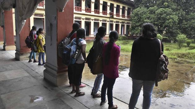 The Delhi University’s Department of Social Work (DSW) hostel has asked its residents to “dress up properly” while in the common room, reigniting a row over dress codes in colleges.(Raj K Raj/HT File Photo)