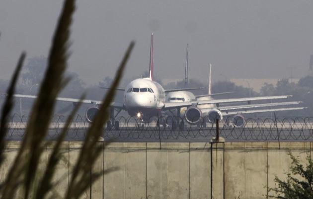 The Ariana Afghan airlines, with 124 passengers and nine crew members, was taxiing for take-off at at 3.30 pm when the Delhi airport authorities got the hijack alert from it.