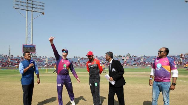 Royal Challengers Bangalore won the toss and chose to bowl vs Rising Pune Sueprgiant in a must-win encounter (BCCI)