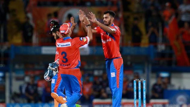 At 104/2 after 13 overs, MI were well on course but with the departure of Parthiv, they suddenly lost the plot and nearly the game.  (BCCI ) 
