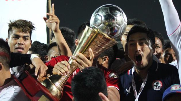 Aizawl FC players celebrate with the I-League trophy (AIFF) 