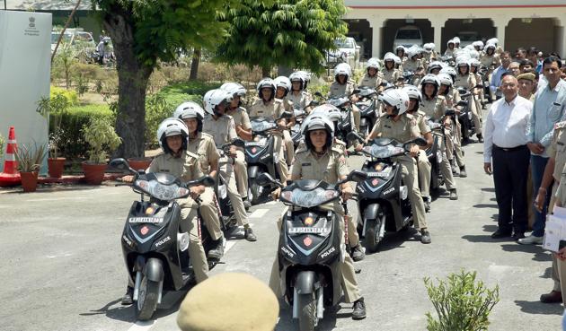 26 teams of two policewomen each will be deputed around the city to specifically deter and prevent crimes against women. (Himanshu Vyas / HT Photo)