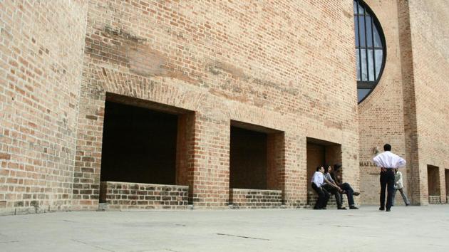 The IIMs have also been asked to hold a special recruitment drive at least once a year to fill up the faculty posts.(HT File Photo)