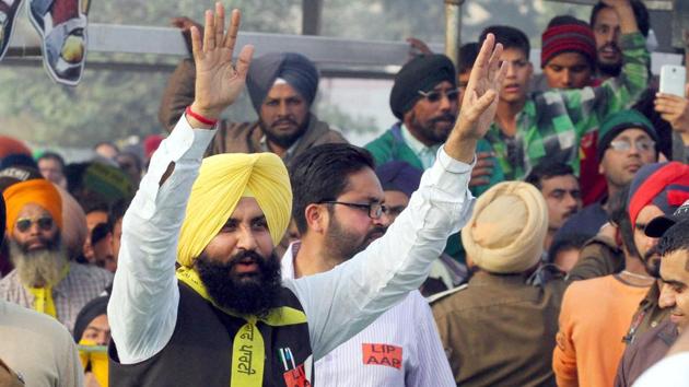 Simarjeet Singh Bains of Lok Insaaf Party campaigning during Vidhan Sabha elections.(HT File Photo) Simarjeet Singh Bains of Lok Insaaf Party campaigning during Vidhan Sabha elections.(HT File Photo)