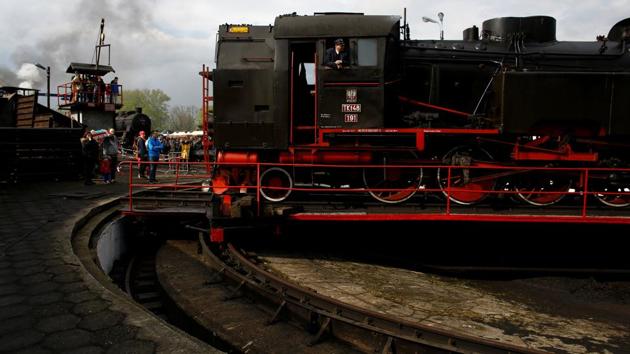 Polish steam engine is turned after the 24th Steam Engine Parade. (Kacper Pempel /REUTERS)