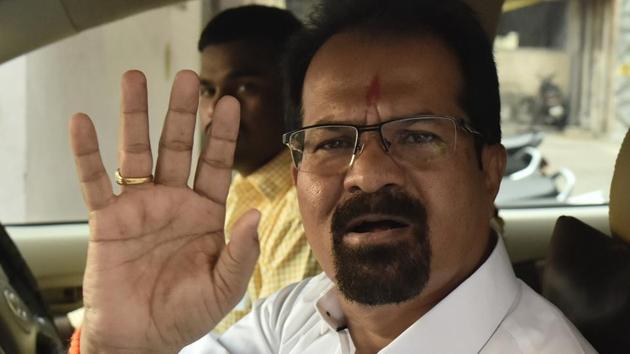 Mumbai mayor Vishwanath Mahadeshwar.