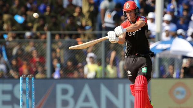 AB de Villiers steadied the ship for the visitors with his amazing strokeplay. He smashed three boundaries and as many sixes. (BCCI ) AB de Villiers steadied the ship for the visitors with his amazing strokeplay. He smashed three boundaries and as many sixes. (BCCI )