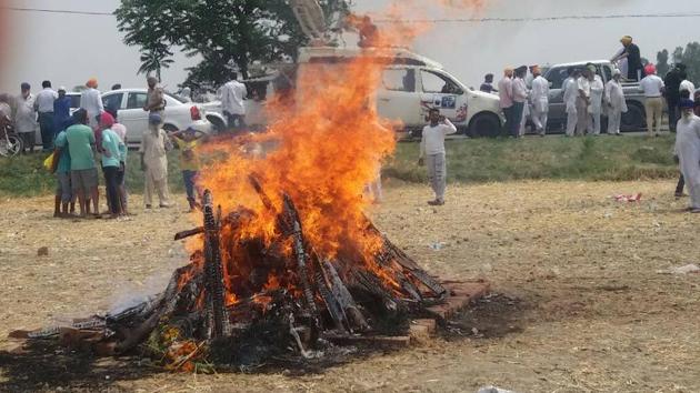 Paramjeet Singh’s cremation at his village in Punjab. (Sanjeev Sharma/HT Photo) Paramjeet Singh’s cremation at his village in Punjab. (Sanjeev Sharma/HT Photo)