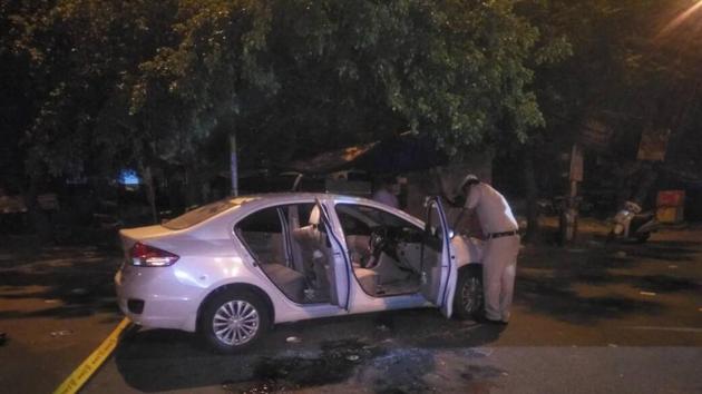 A Delhi Police assistant sub-inspector and two others were shot dead and a constable injured in outer Delhi’s Mianwali area when some unidentified men opened fire at them late on Sunday night. (HT PHOTO) A Delhi Police assistant sub-inspector and two others were shot dead and a constable injured in outer Delhi’s Mianwali area when some unidentified men opened fire at them late on Sunday night. (HT PHOTO)