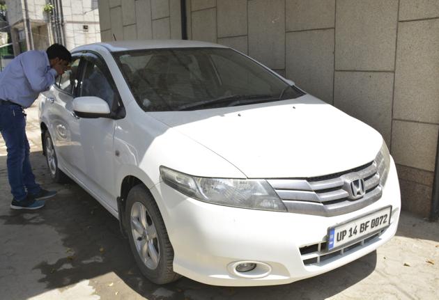 A trivial matter — the door of a car parked on a roadside brushing against another car —claimed the life of a 30-year-old man at Vasundhara locality of Ghaziabad late on Sunday night. (Sakib Ali/ Hindustan Times) A trivial matter — the door of a car parked on a roadside brushing against another car —claimed the life of a 30-year-old man at Vasundhara locality of Ghaziabad late on Sunday night. (Sakib Ali/ Hindustan Times)