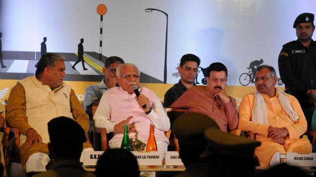 The forum undertook discussions pertaining not only to the methods of avoiding accidents but also about how people should take responsibility of these road accidents.(Parveen Kumar/HT) The forum undertook discussions pertaining not only to the methods of avoiding accidents but also about how people should take responsibility of these road accidents.(Parveen Kumar/HT)