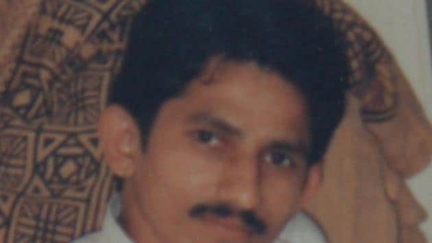 Sayyed Khwaja Yunus, a software engineer working in a Dubai firm, was picked from Parbhani in December 2002 in connection with the 2002 Ghatkopar bomb blast.(HT FILE)