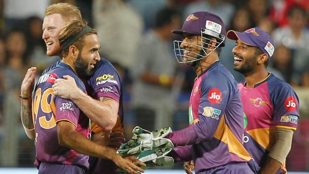 Imran Tahir of Rising Pune Supergiant celebrates the wicket of Dwayne Smith of the Gujarat Lions. (BCCI) 