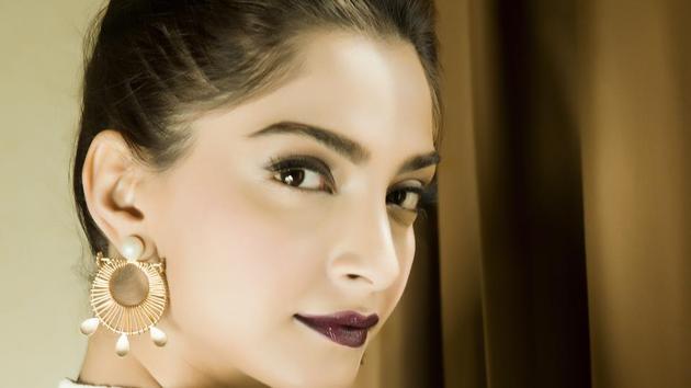 Sonam Kapoor will soon start shooting for Veere Di Wedding with Kareena Kapoor Khan, Swara Bhaskar and Shikha Talsania.(HT Photo) Sonam Kapoor will soon start shooting for Veere Di Wedding with Kareena Kapoor Khan, Swara Bhaskar and Shikha Talsania.(HT Photo)