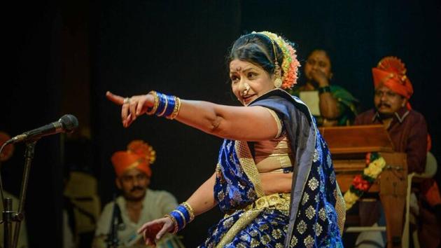 A still from Sangeet Bari, a play on the traditional Maharashtrian lavani dance.(HT Photo) A still from Sangeet Bari, a play on the traditional Maharashtrian lavani dance.(HT Photo)