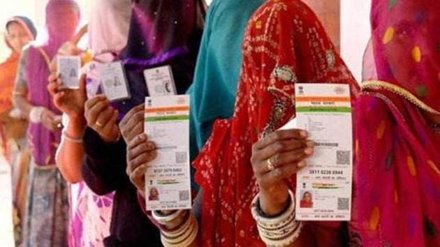 The bench is hearing petitions against the Centre’s latest move to amend the Income Tax law that makes Aadhaar card mandatory for filing Income-Tax returns and availing PAN cards.(PTI) The bench is hearing petitions against the Centre’s latest move to amend the Income Tax law that makes Aadhaar card mandatory for filing Income-Tax returns and availing PAN cards.(PTI)