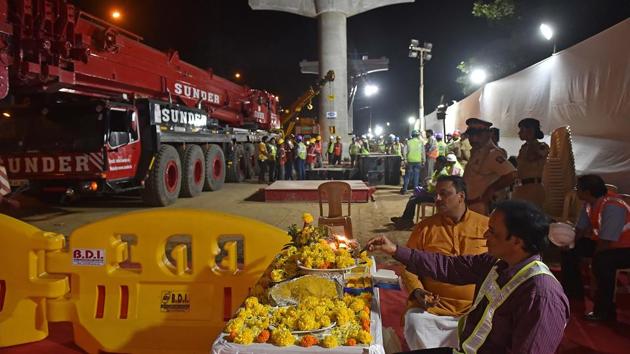 The corridor has been planned along the WEH to connect the western suburbs, train routes of the Western Railway, Metro 1 (Ghatkopar to Versova) and the proposed Metro 6 (Swami Samarth Nagar to Vikhroli). (Pratham Gokhale/HT Photo)