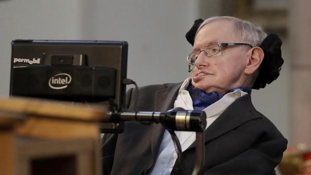 Britain's Professor Stephen Hawking delivers a keynote speech as he receives the Honorary Freedom of the City of London during a ceremony at the Guildhall in the City of London, Monday, March 6, 2017.(AP Photo)