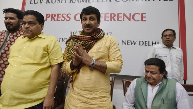 Manoj Tiwari has hinted at the possibility of a ‘political conspiracy’ against him following the Delhi municipal elections result that went in his party’s favour. (Ravi Choudhary/HT Photo) Manoj Tiwari has hinted at the possibility of a ‘political conspiracy’ against him following the Delhi municipal elections result that went in his party’s favour. (Ravi Choudhary/HT Photo)