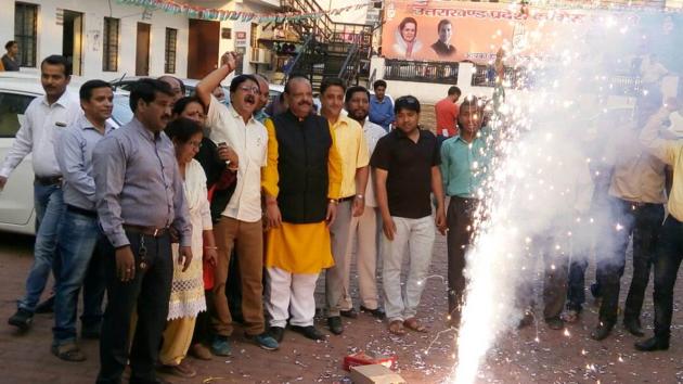 Congress workers celebrate Pritam Singh’s appointment as Uttarakhand Congress chief on Thursday in Dehradun.(HT Photo.) Congress workers celebrate Pritam Singh’s appointment as Uttarakhand Congress chief on Thursday in Dehradun.(HT Photo.)