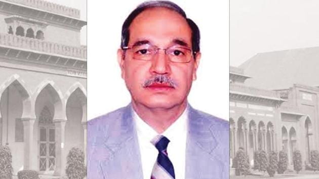 President Pranab Mukherjee, in his capacity as Aligarh Muslim University (AMU) visitor, has appointed JN Medical College principal Tariq Mansoor its next vice-chancellor.(Handout image) President Pranab Mukherjee, in his capacity as Aligarh Muslim University (AMU) visitor, has appointed JN Medical College principal Tariq Mansoor its next vice-chancellor.(Handout image)
