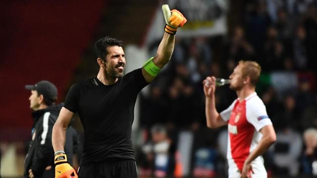 Juventus goalkeeper Gianluigi Buffon gives the thumbs-up as he celebrates the team's 2-0 win over Monaco in the UEFA Champions League semi-final first leg match at the Stade Louis II stadium in Monaco on Wednesday.(AFP) Juventus goalkeeper Gianluigi Buffon gives the thumbs-up as he celebrates the team's 2-0 win over Monaco in the UEFA Champions League semi-final first leg match at the Stade Louis II stadium in Monaco on Wednesday.(AFP)