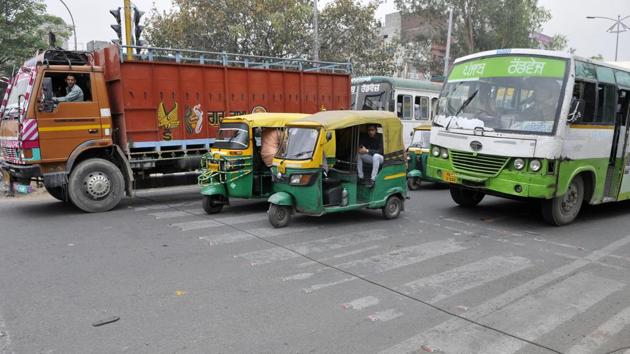 Zebra lines are fading out at most traffic intersections in the city. Commuters have blamed the municipal corporation for their state. (JS Grewal/HT Photo) Zebra lines are fading out at most traffic intersections in the city. Commuters have blamed the municipal corporation for their state. (JS Grewal/HT Photo)