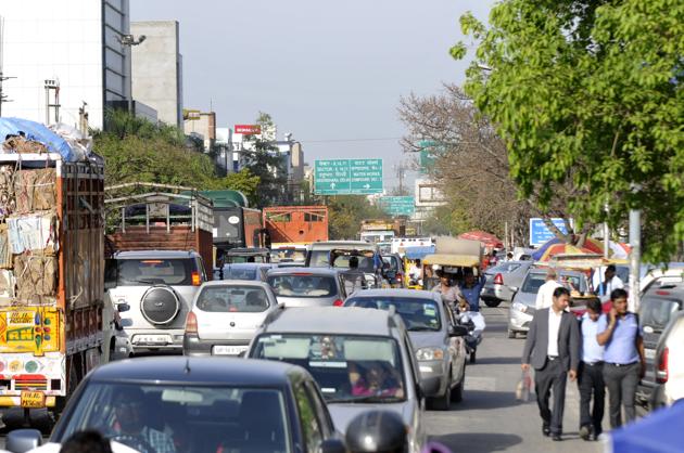 A delegation of NEA met the SSP and demanded enforcement of the one-way rule on Udyog Marg and the road running parallel to it. They said more traffic personnel were needed on the stretch to enforce the rule. (Sunil Ghosh/HT File Photo) A delegation of NEA met the SSP and demanded enforcement of the one-way rule on Udyog Marg and the road running parallel to it. They said more traffic personnel were needed on the stretch to enforce the rule. (Sunil Ghosh/HT File Photo)