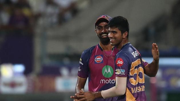 Offie Washington Sundar joined the party as he got the wickets of Gautam Gambhir and Sheldon Jackson in a span of 12 balls, leaving KKR tottering at 40/3. 