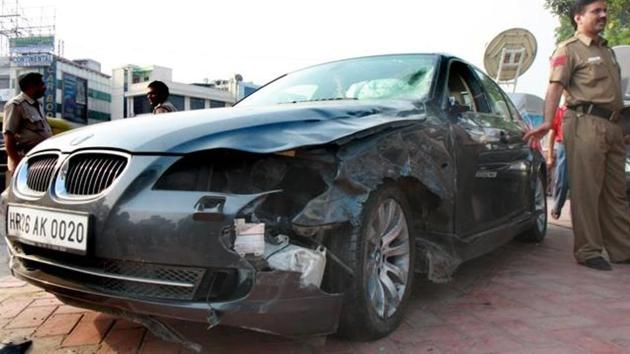 The BMW whose driver Utsav Bhasin crushed a motorist at Moolchand Flyover in Delhi on September 11, 2008.(HT File Photo)