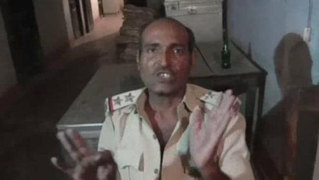 The SHO of Kazi Mohammadpur police station, Muzaffarpur, who was arrested for consuming liquor.(HT photo)