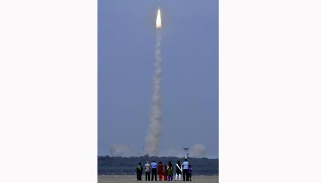 Geo-synchronous Satellite Launch Vehicle (GSLV) D6 carrying GSAT-6, lifts off from Satish Dhawan Space Centre in Sriharikota, Andhra Pradesh. GSAT-6  was  the 25th geostationary communication satellite of India built by ISRO and 12th in the GSAT series. (R Senthil Kumar  / PTI) 