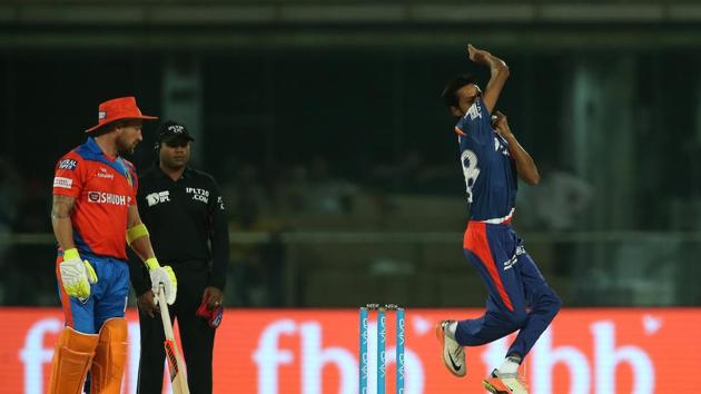 Delhi Daredevils bowlers fought back well to slow down the run rate for Gujarat Lions but the visiting team put 208/7 on the board, which was quite a challenging total. (BCCI)