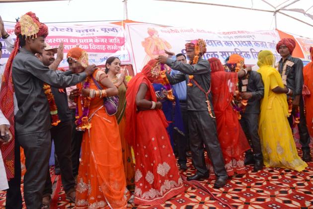 Kanjar Sex - New lease of life for 21 tribal sex workers in Rajasthan as they tie  nuptial knot - Hindustan Times