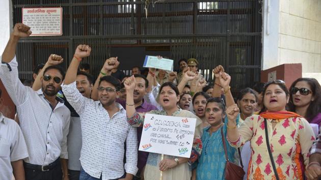 The notice is expected to increase scrutiny on private schools, which are already on their toes over the ‘arbitrary’ fee hike.(Sakib Ali/HT Photo) The notice is expected to increase scrutiny on private schools, which are already on their toes over the ‘arbitrary’ fee hike.(Sakib Ali/HT Photo)