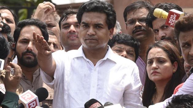 AAP leader and former Delhi water and tourism minister Kapil Mishra addressing the media at Rajghat, New Delhi, on Sunday, May 7, 2017. Mishra claimed he saw Satyendar Jain give Rs 2 crore to chief minister Arvind Kejriwal.(Sonu Mehta/HT Photo)