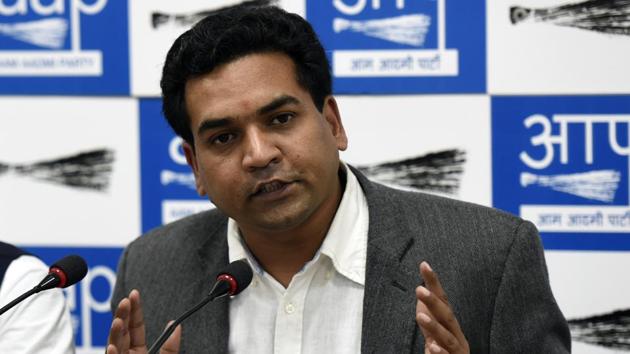 AAP leader and former Delhi water and tourism minister Kapil Mishra at a press conference in January 2017. Mishra was sacked from his cabinet position on May 6, 2017.(Sonu Mehta/HT File Photo)