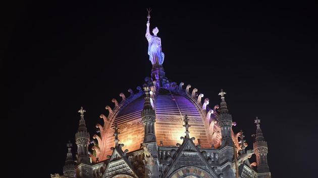 The statue of  queen atop CST. (Pratik Chorge/HT Photo) 